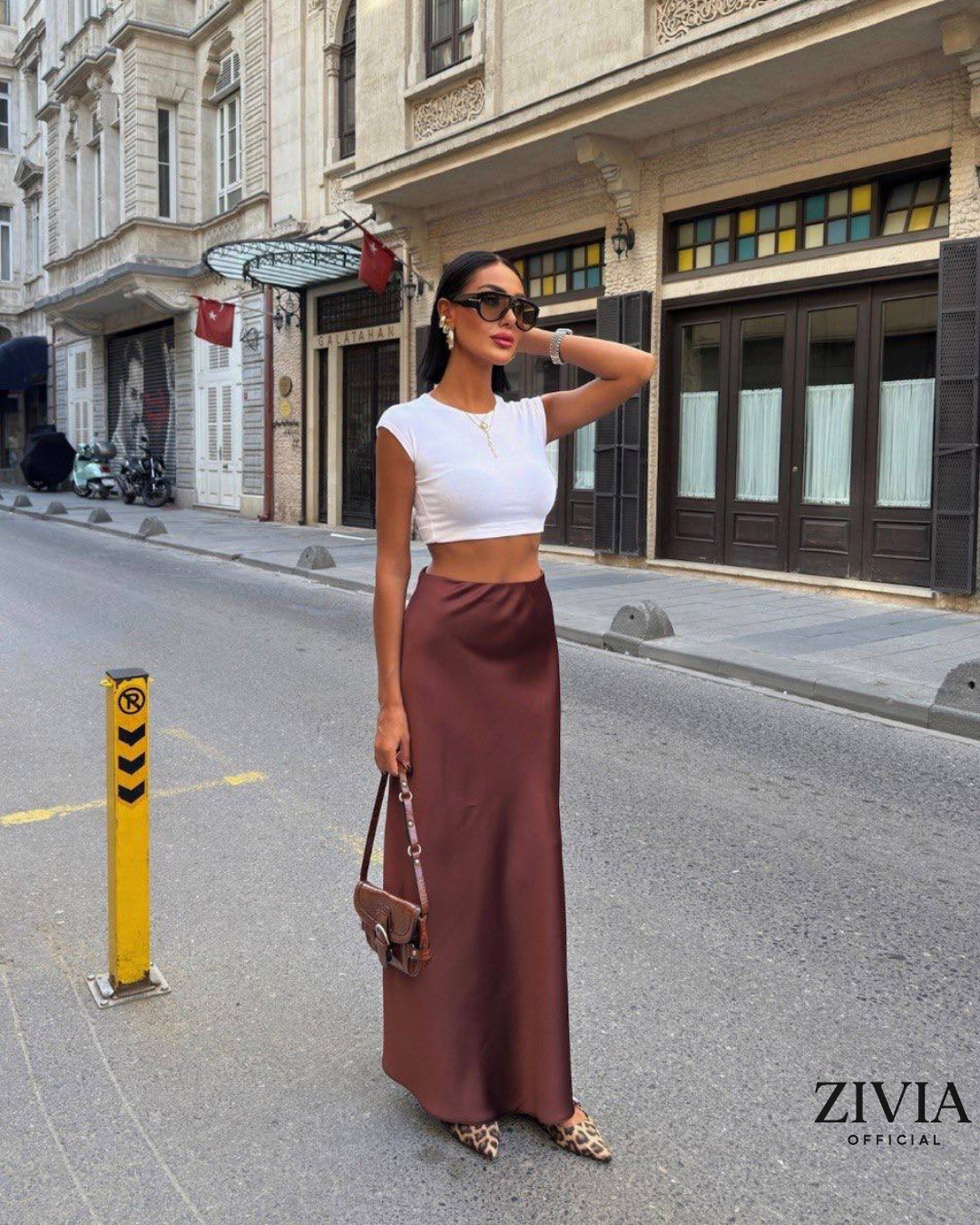 Fund Satin Maxi për Femra | Ngjyrë Kafe Elegante | Stil Minimal, Chic & Modern