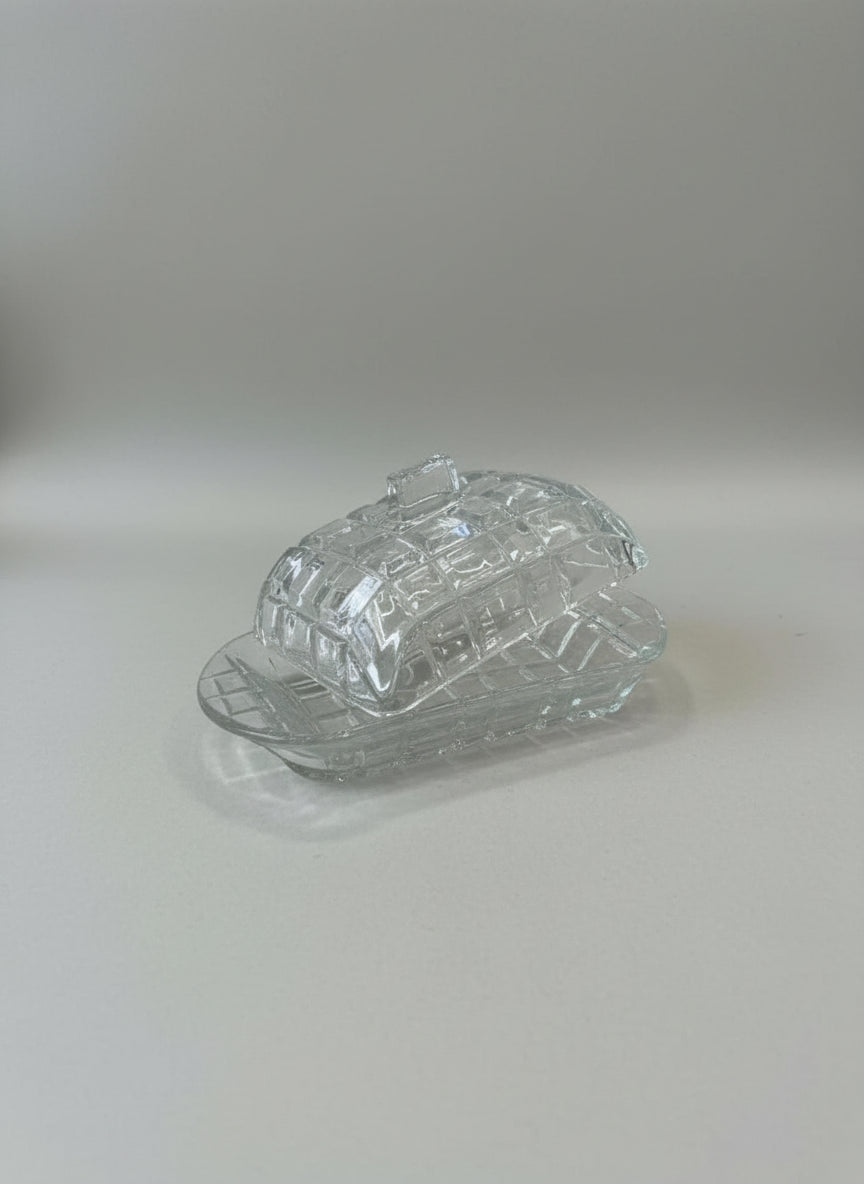 Ene Qelqi me Kapak – Kuti Elegante për Gjalpë, Djathë & Servirje