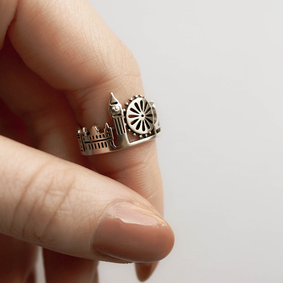 Unazë “City Skyline” – Dizajn Londër, Argjend Minimalist