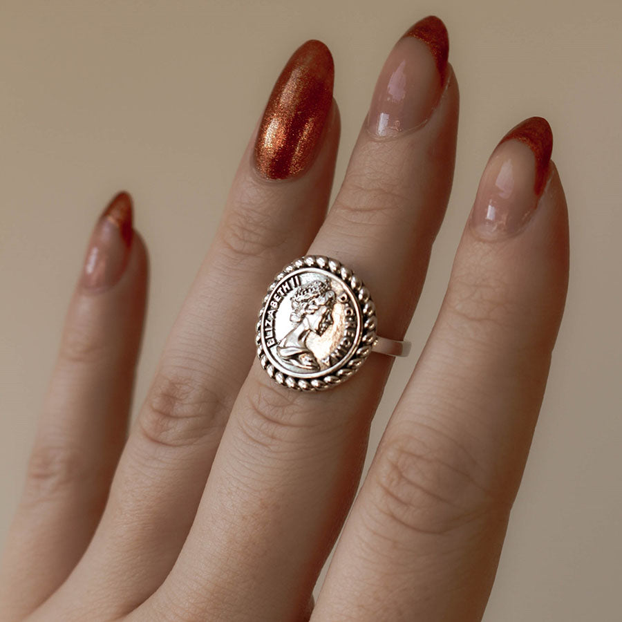 Unazë Monedhë Vintage – Dizajn Elegant, Stil i Përjetshëm