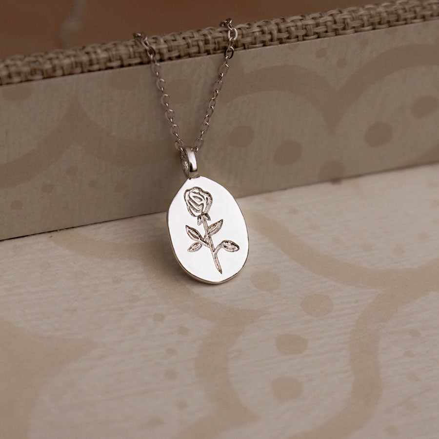 Varëse Silver 925 me Trëndafil – Rose Pendant Minimal & Elegant