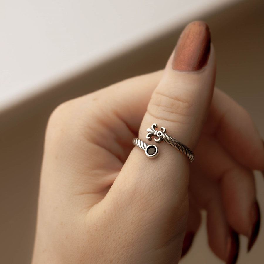 Unazë Argjendi me Dizajn Spiral & Detaj Minimal – E Rregullueshme