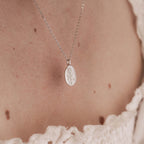 Varëse Silver 925 me Trëndafil – Rose Pendant Minimal & Elegant