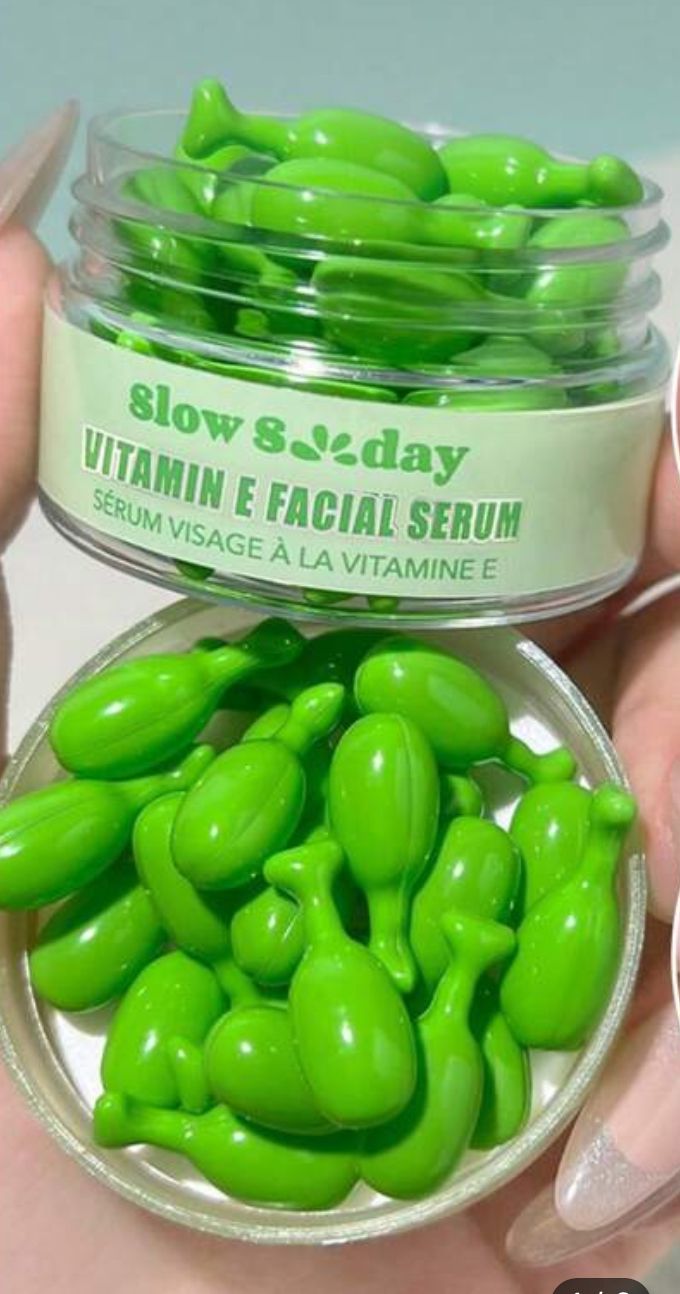 Vitamin E Facial Serum – Kapsula Ushqyese për Lëkurë të Ndritshme & të Butë