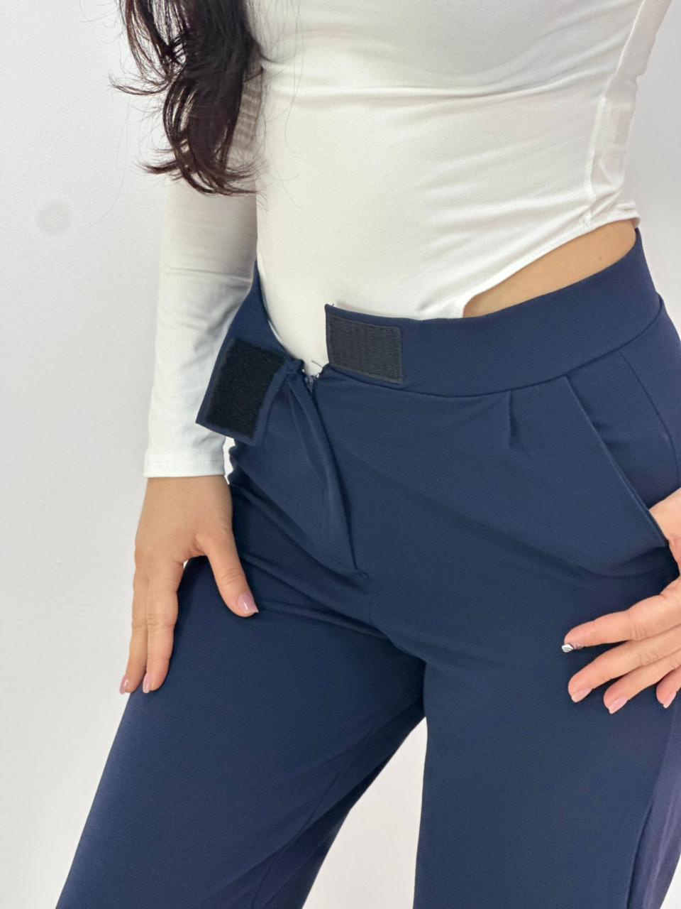 Pantallona Elegante për Femra | Bel i Lartë & Prerje Moderne | Ngjyrë Blu e Errët | Chic, Minimal & Timeless