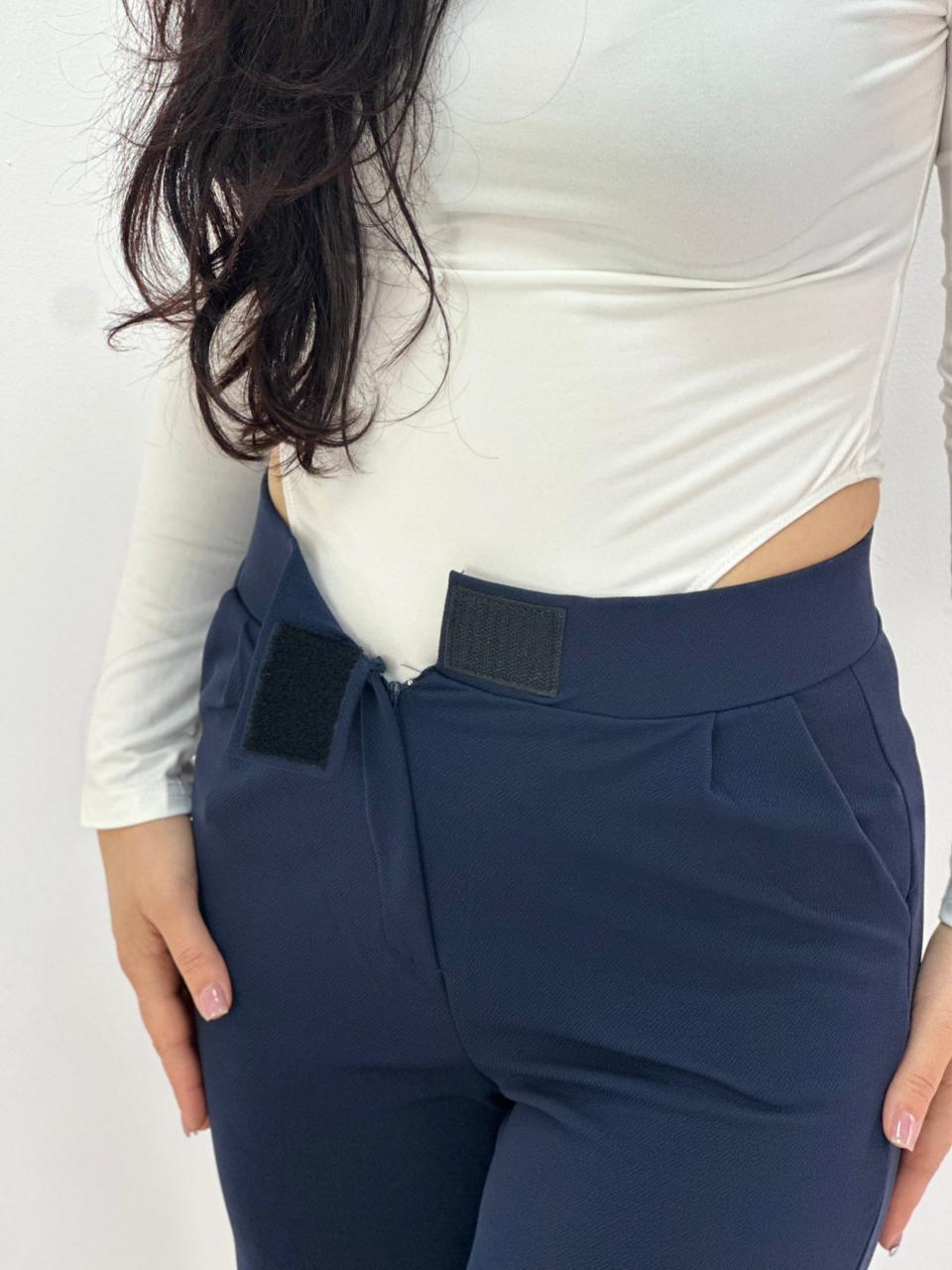 Pantallona Elegante për Femra | Bel i Lartë & Prerje Moderne | Ngjyrë Blu e Errët | Chic, Minimal & Timeless