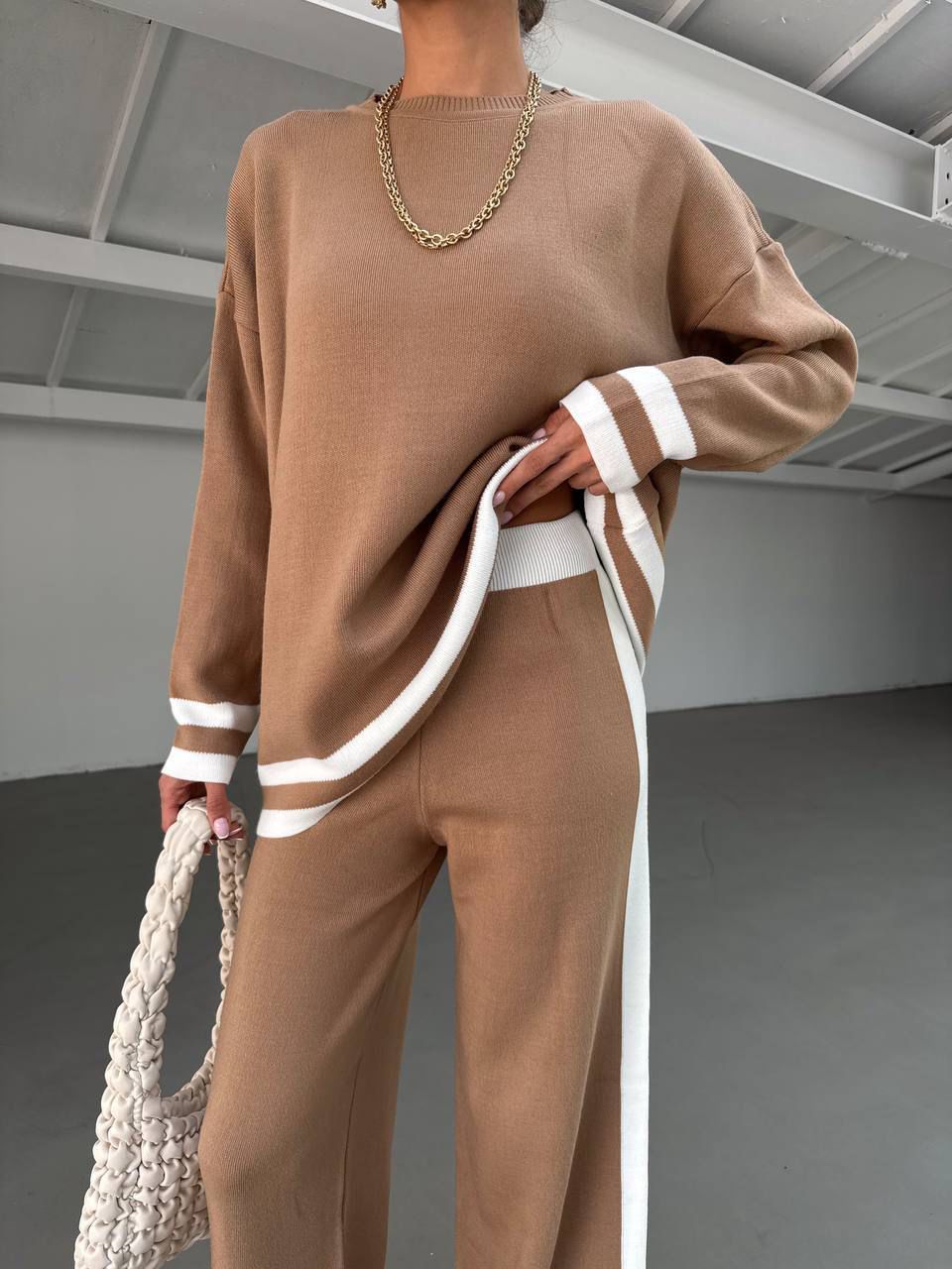 Set Triko 2-Pjesësh për Femra – Oversized Top & Pantallona Wide-Leg me Vija