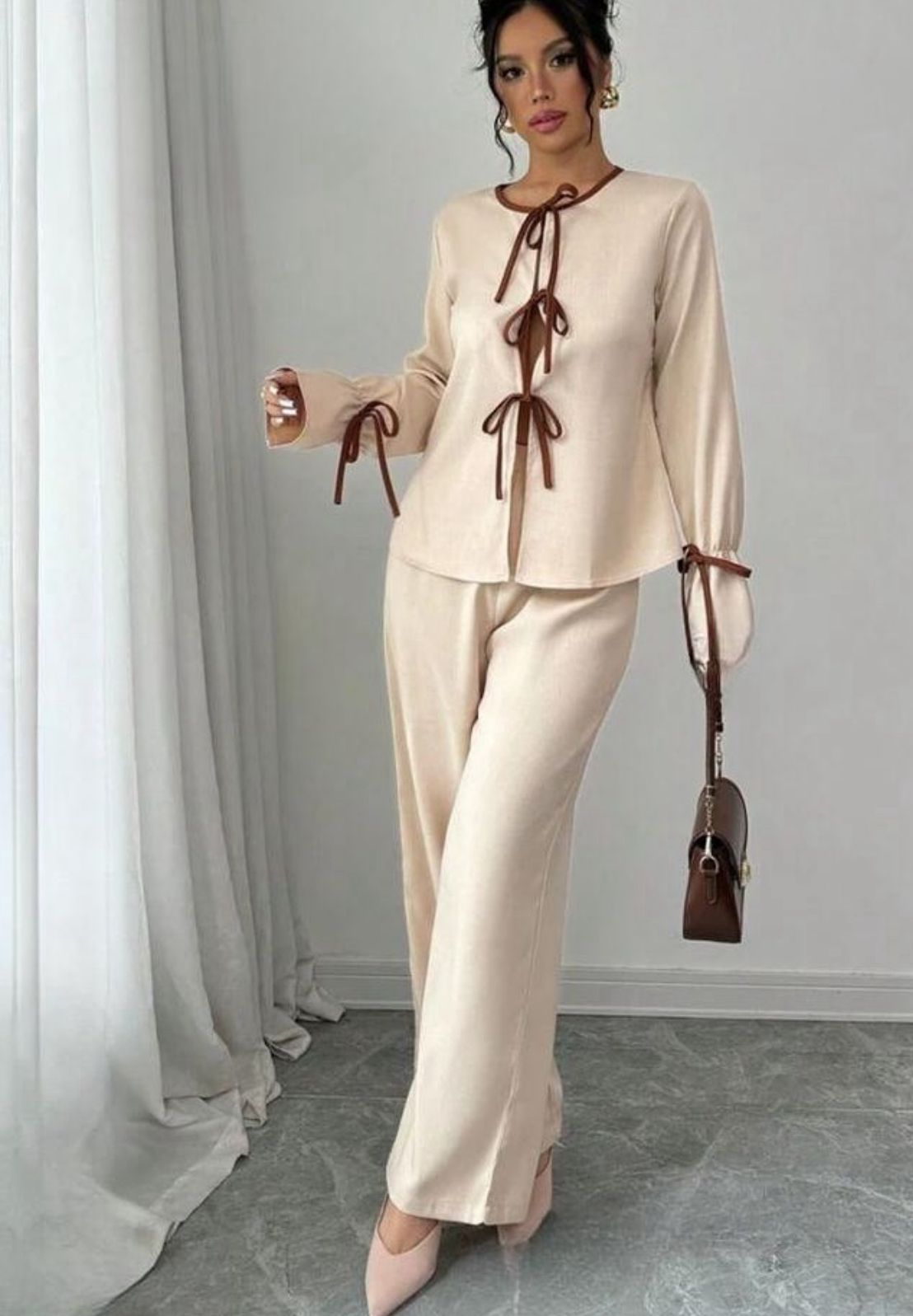 Set Elegant “Ribbon Cream” – Këmishë & Pantallona me Detaje Lidhëse