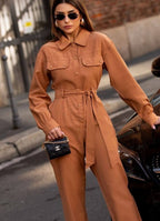 Jumpsuit Elegante “Camel Utility” – Me Model Minimal & Rrip në Mes