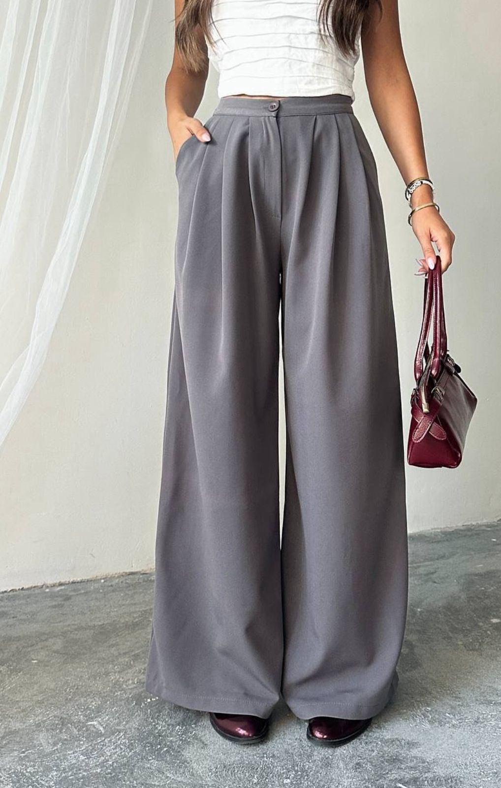 Pantallona Palazzo për Femra – Model me Prerje të Gjerë & Bel të Lartë