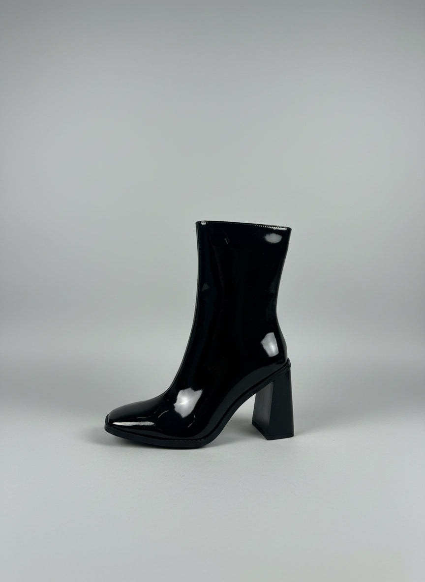 Çizme me Takë dhe Majë Katrore | Disponibël në 3 Ngjyra