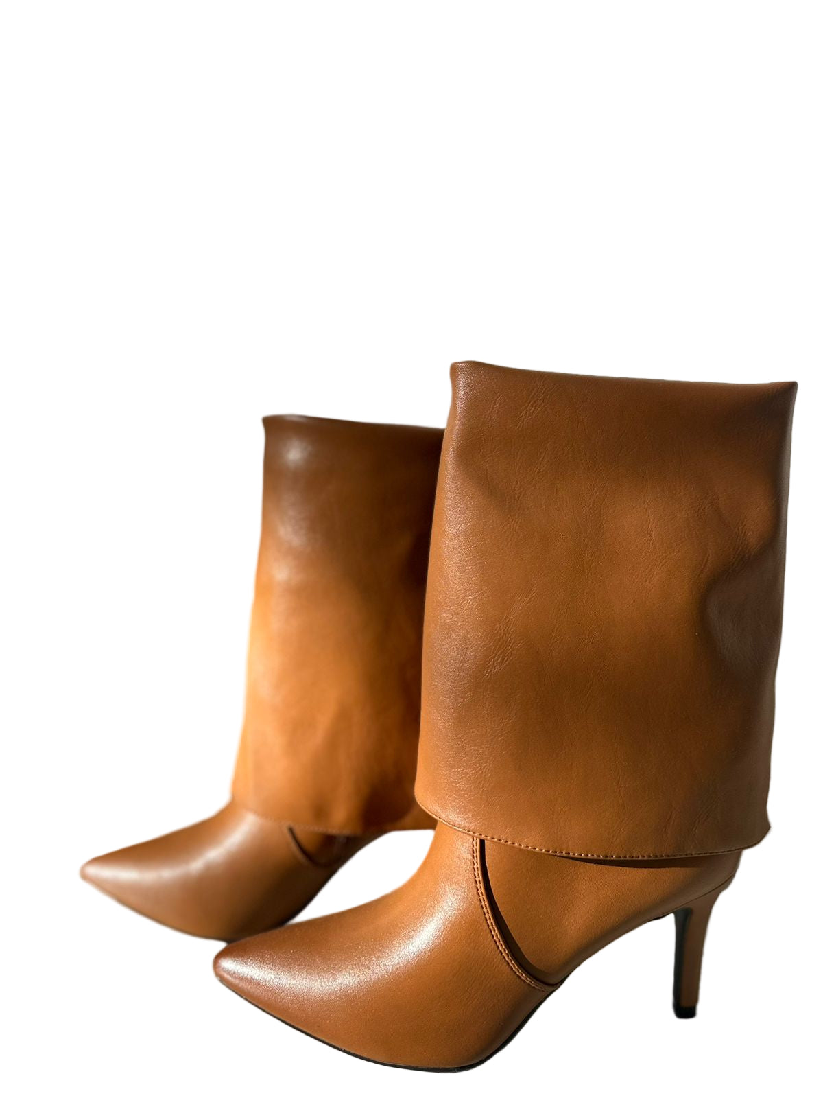 Çizme të Shkurtra me Take të Hollë – Model Elegance | Ngjyra Black & Camel