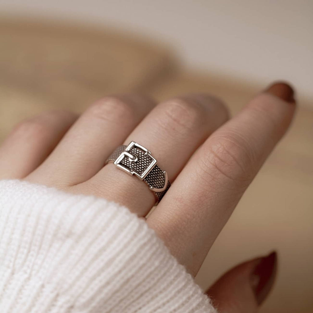 Unazë Rrip Vintage – Dizajn Elegant me Teksturë dhe Masë të Rregullueshme