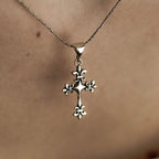 Varëse Cross Silver 925 – Elegante, Simbolike & Punim Premium