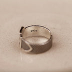 Unazë Rrip Vintage – Dizajn Elegant me Teksturë dhe Masë të Rregullueshme